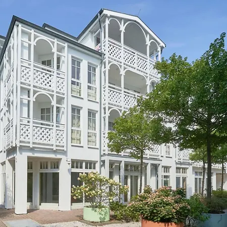 Komfortable Mit Balkon Apartment *